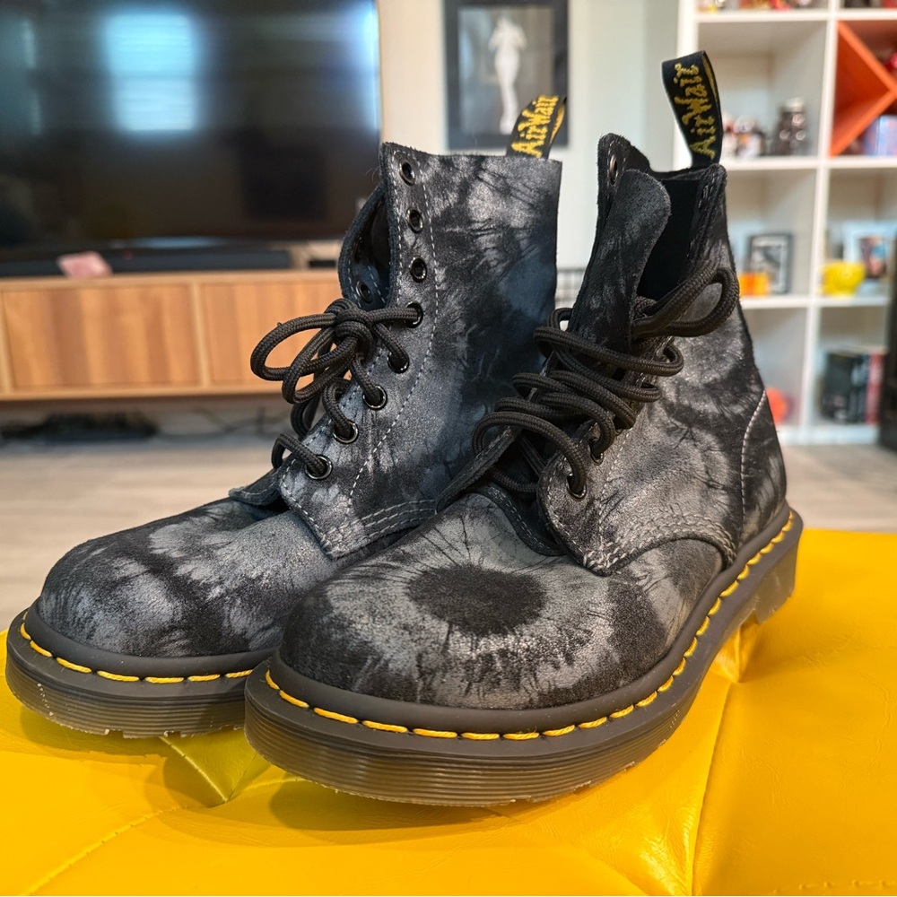 Dr. Martens 1460 Pascal Boots Women's 6 Tie-Dye Black Suede Black Y2K
